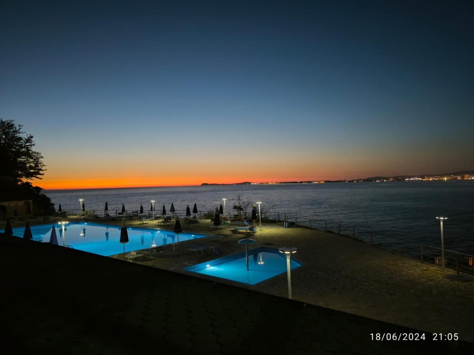 Matthews Beach House Wlora Zewnętrze zdjęcie